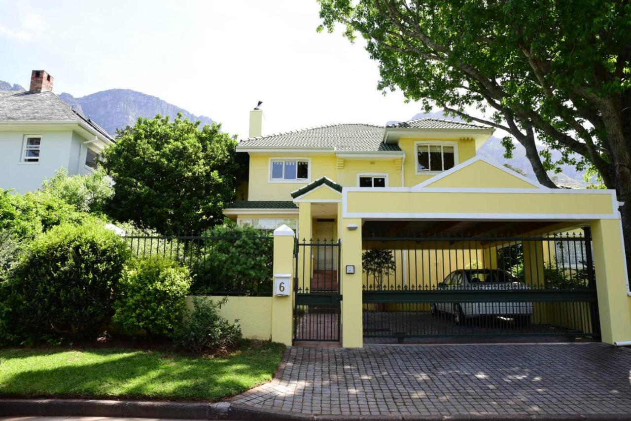 On Pinewood Guest House Kaapstad Buitenkant foto