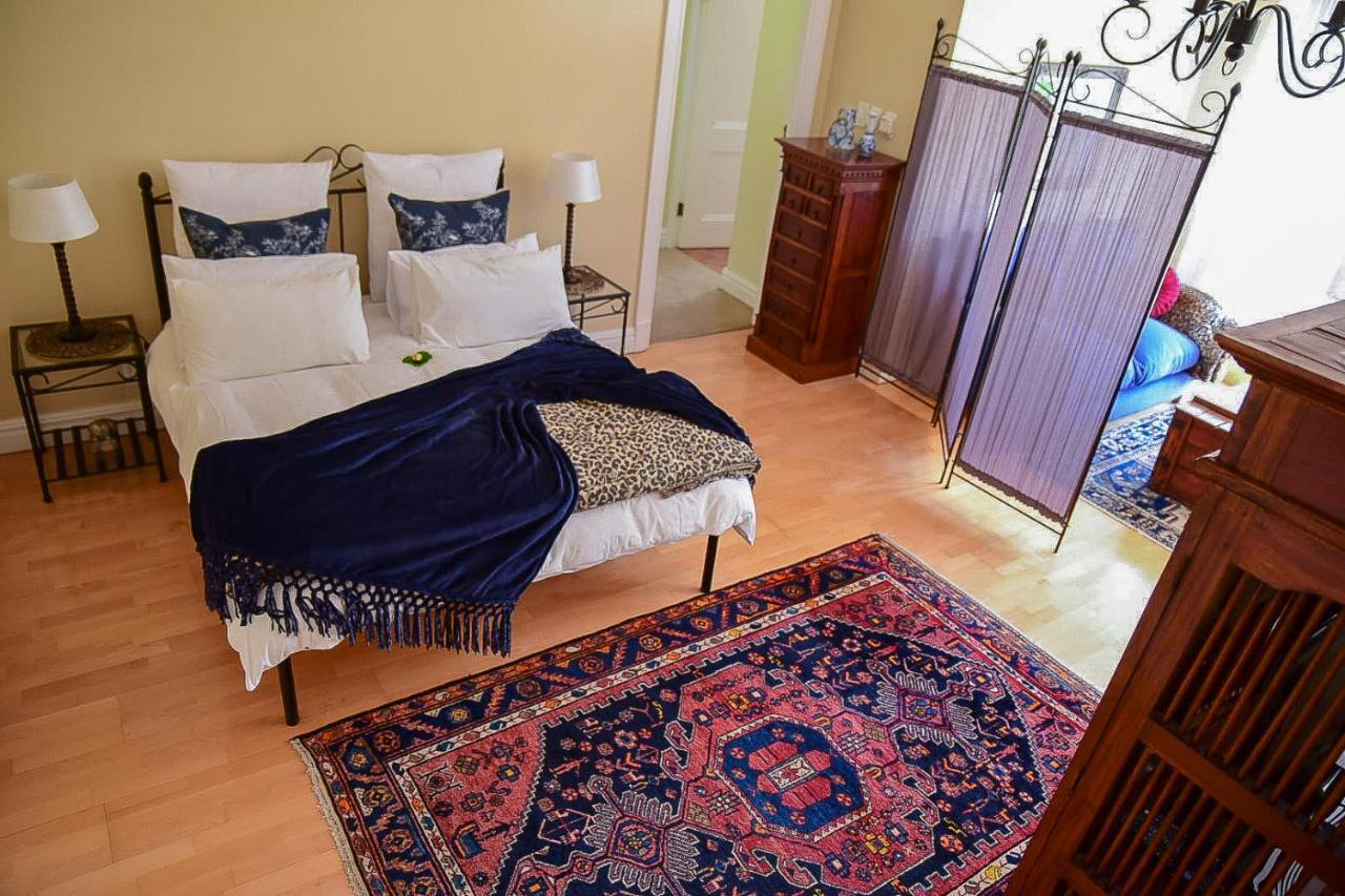 On Pinewood Guest House Kaapstad Buitenkant foto