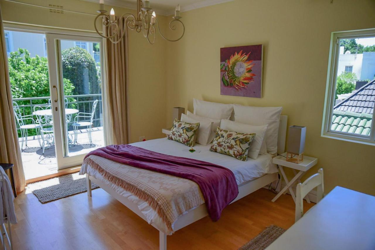 On Pinewood Guest House Kaapstad Buitenkant foto