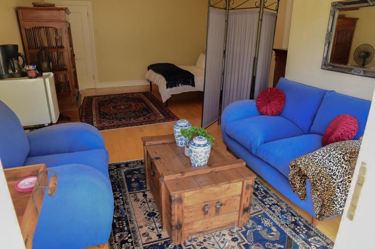 On Pinewood Guest House Kaapstad Buitenkant foto